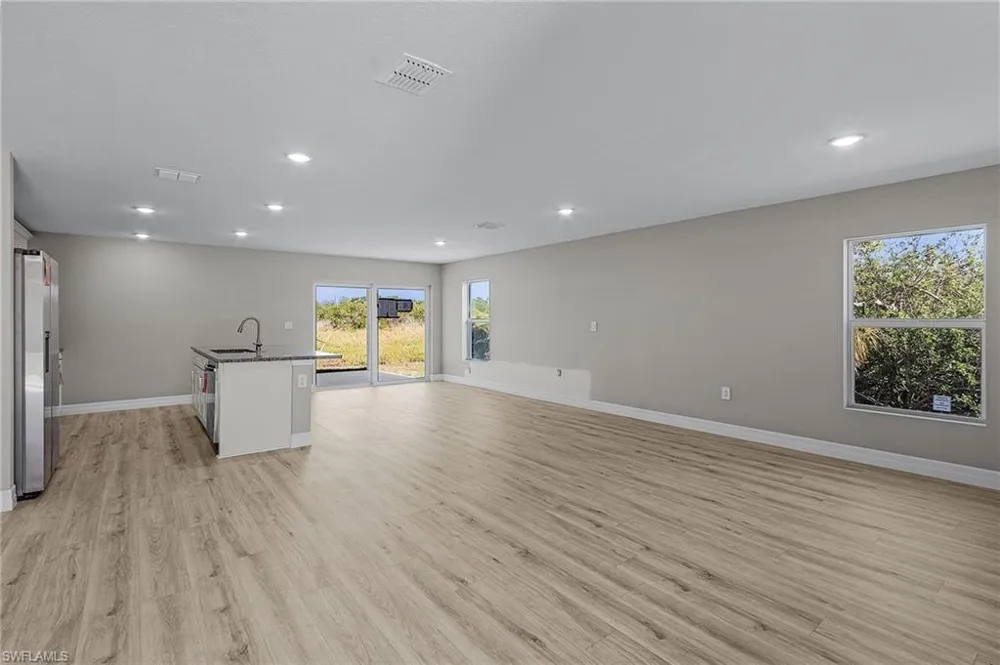 545 Oakshire Lane Lehigh Acres, FL 33972