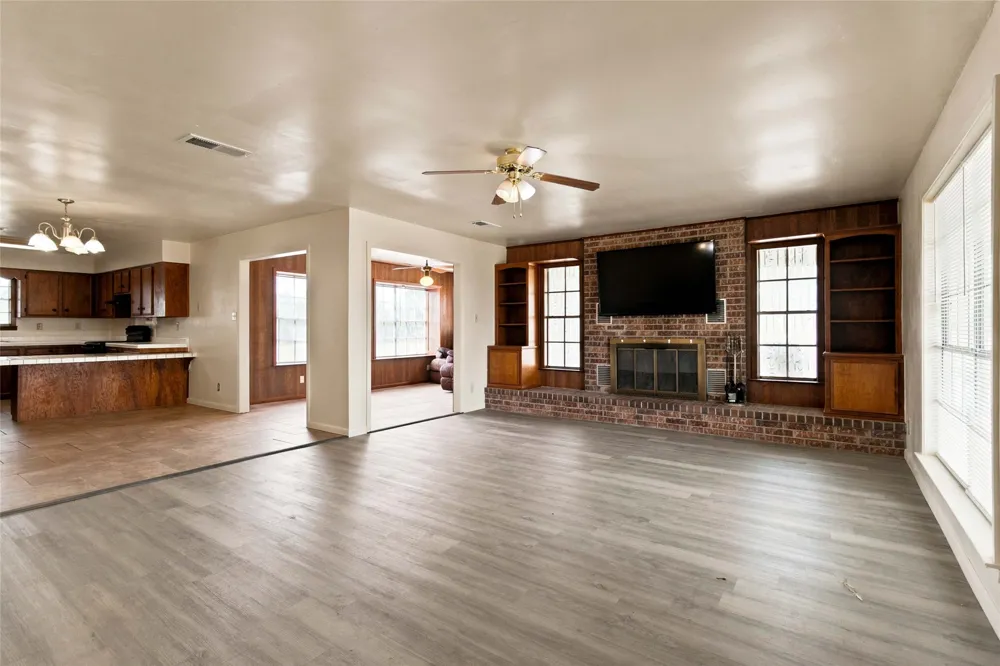 1871 Bridle Path Road Luling, TX 78648
