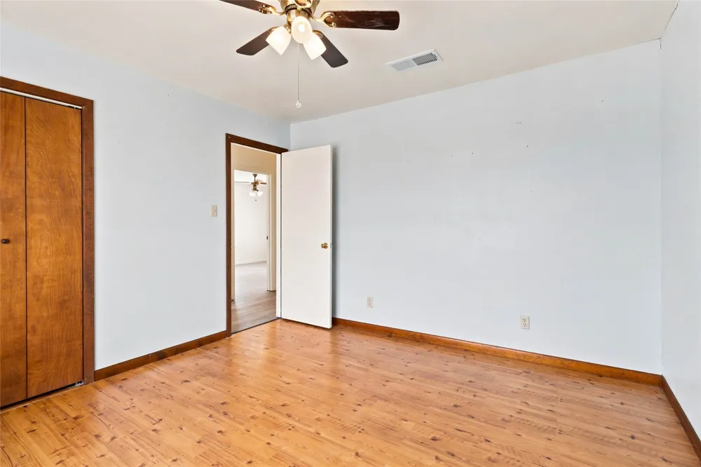 1871 Bridle Path Road Luling, TX 78648
