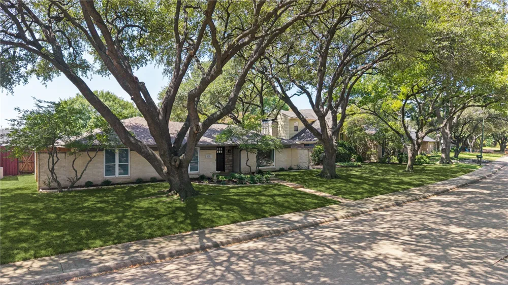 6018 Spring Flower Trail Dallas, TX 75248