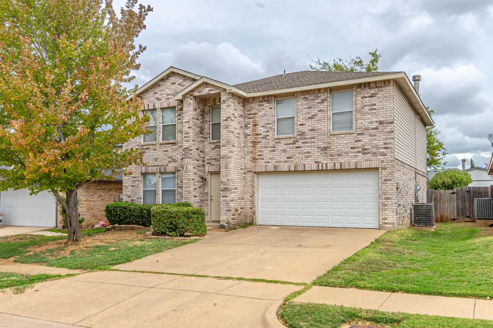 8749 Hunters Trail Fort Worth, TX 76123