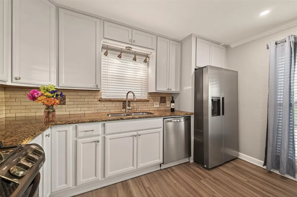 4 Sandpiper Street La Marque, TX 77568
