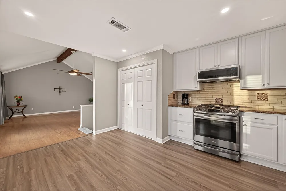 4 Sandpiper Street La Marque, TX 77568