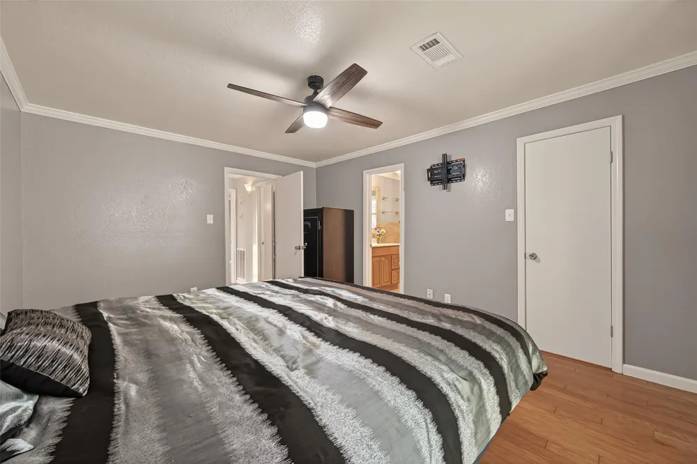 4 Sandpiper Street La Marque, TX 77568