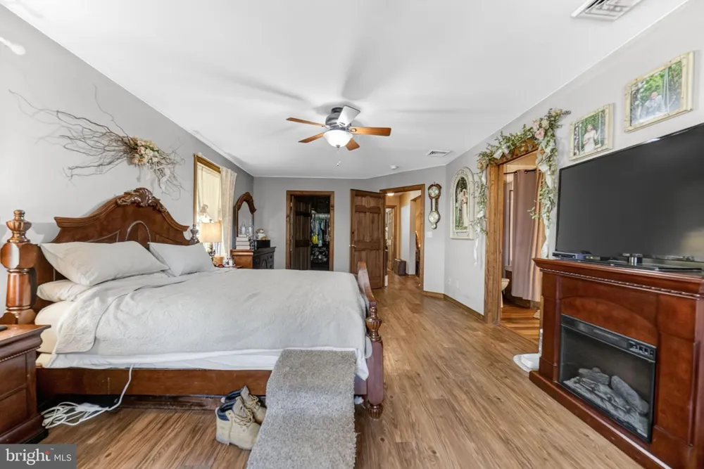 2952 HUTCHINSON RIVER ROAD Phillipsburg, NJ 08865