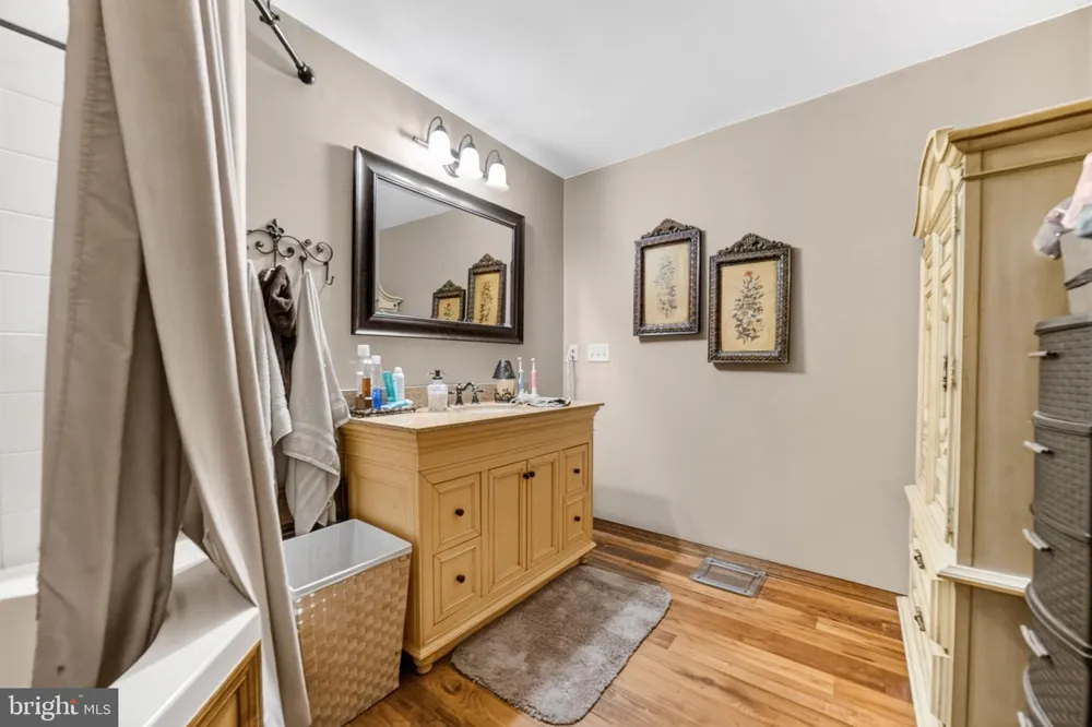 2952 HUTCHINSON RIVER ROAD Phillipsburg, NJ 08865