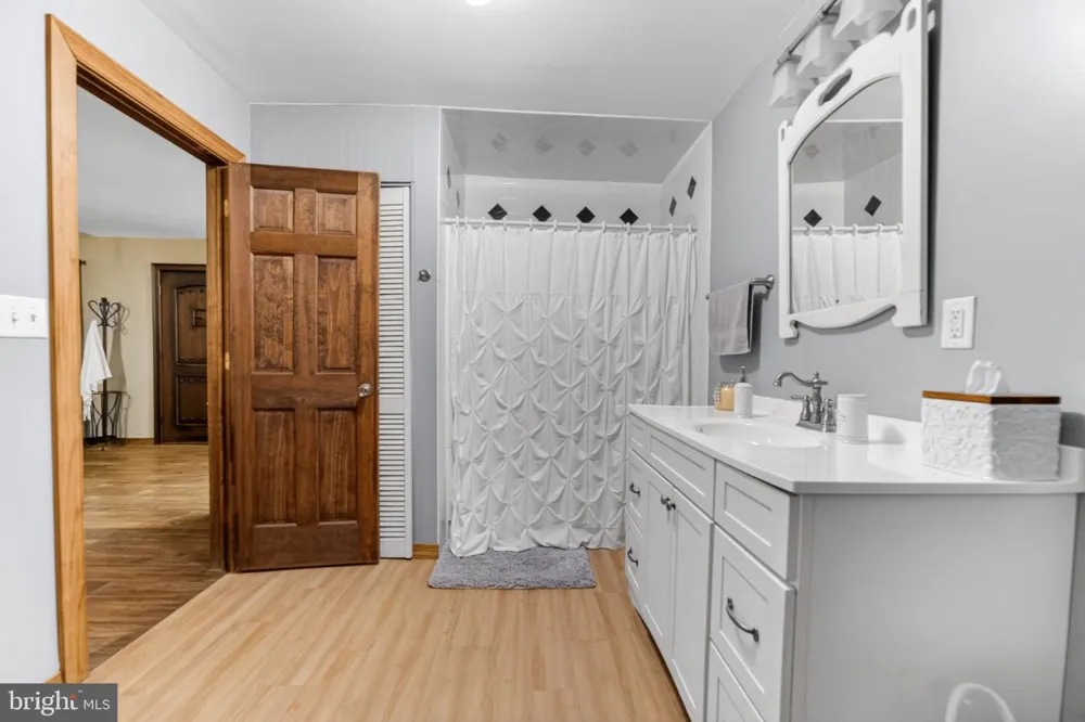 2952 HUTCHINSON RIVER ROAD Phillipsburg, NJ 08865