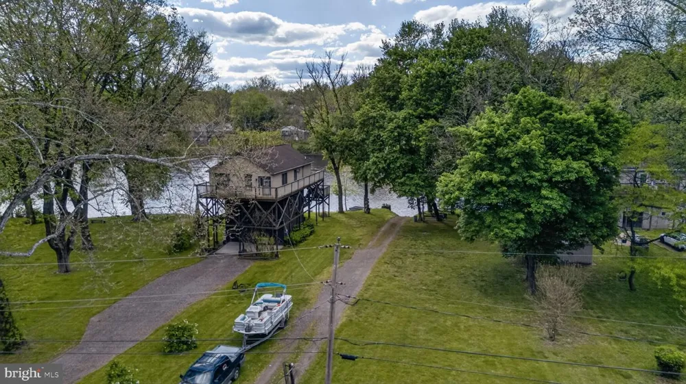 2952 HUTCHINSON RIVER ROAD Phillipsburg, NJ 08865