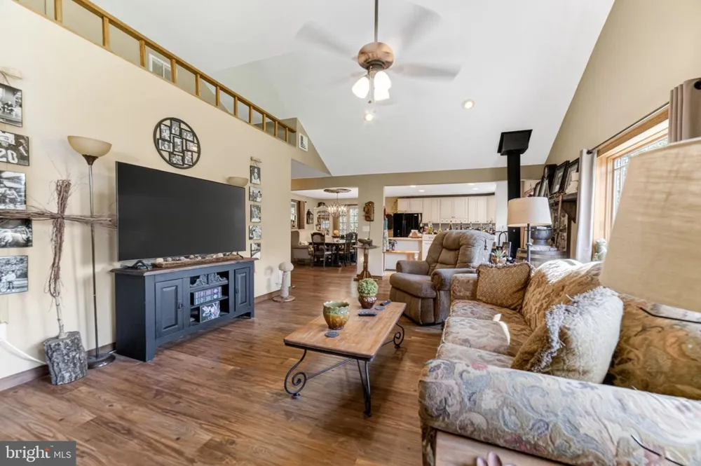 2952 HUTCHINSON RIVER ROAD Phillipsburg, NJ 08865