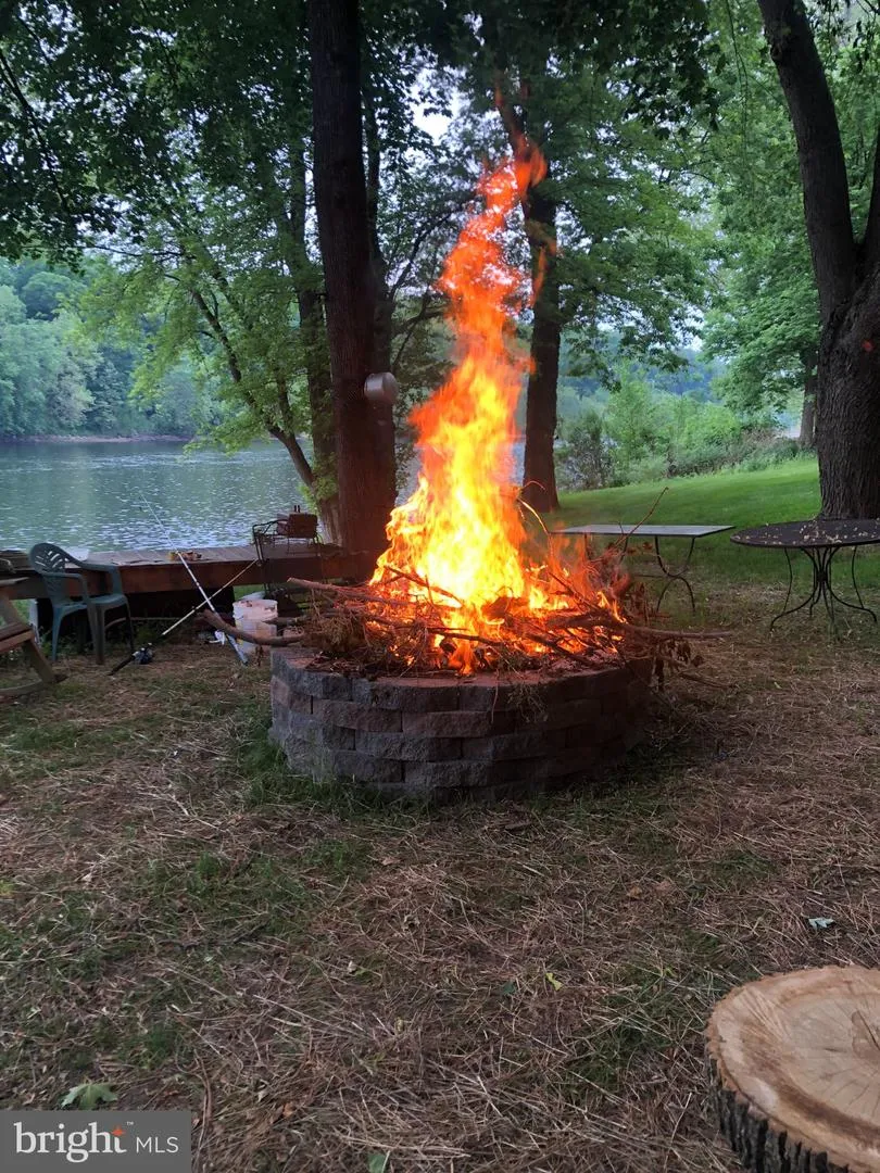 2952 HUTCHINSON RIVER ROAD Phillipsburg, NJ 08865