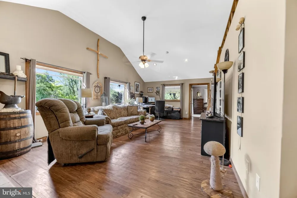 2952 HUTCHINSON RIVER ROAD Phillipsburg, NJ 08865