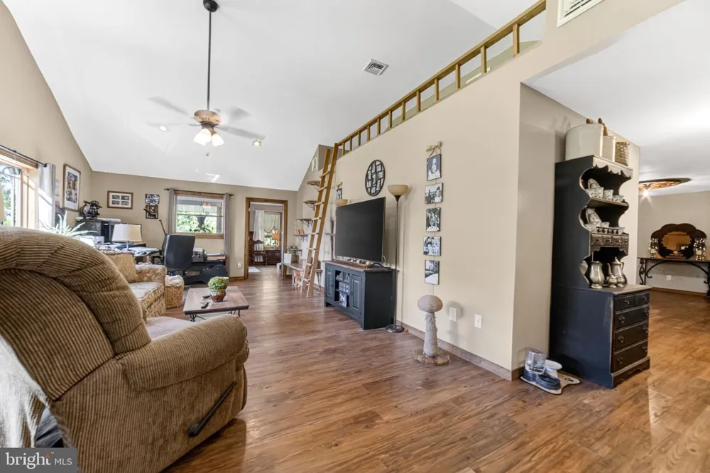 2952 HUTCHINSON RIVER ROAD Phillipsburg, NJ 08865