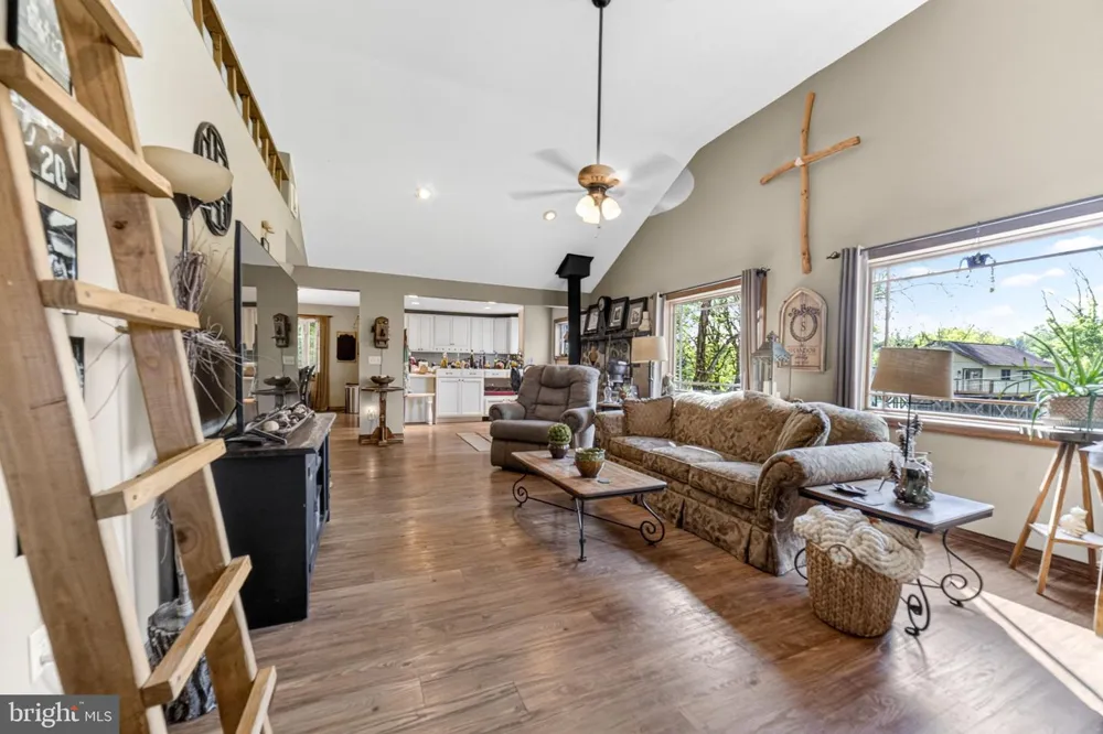 2952 HUTCHINSON RIVER ROAD Phillipsburg, NJ 08865