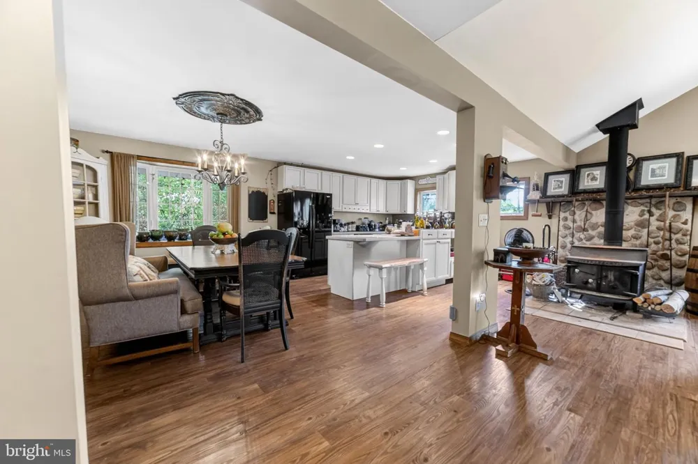 2952 HUTCHINSON RIVER ROAD Phillipsburg, NJ 08865
