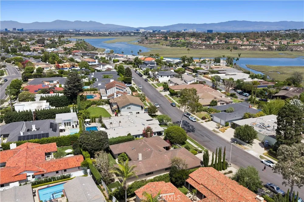1431 Antigua Way Newport Beach, CA 92660