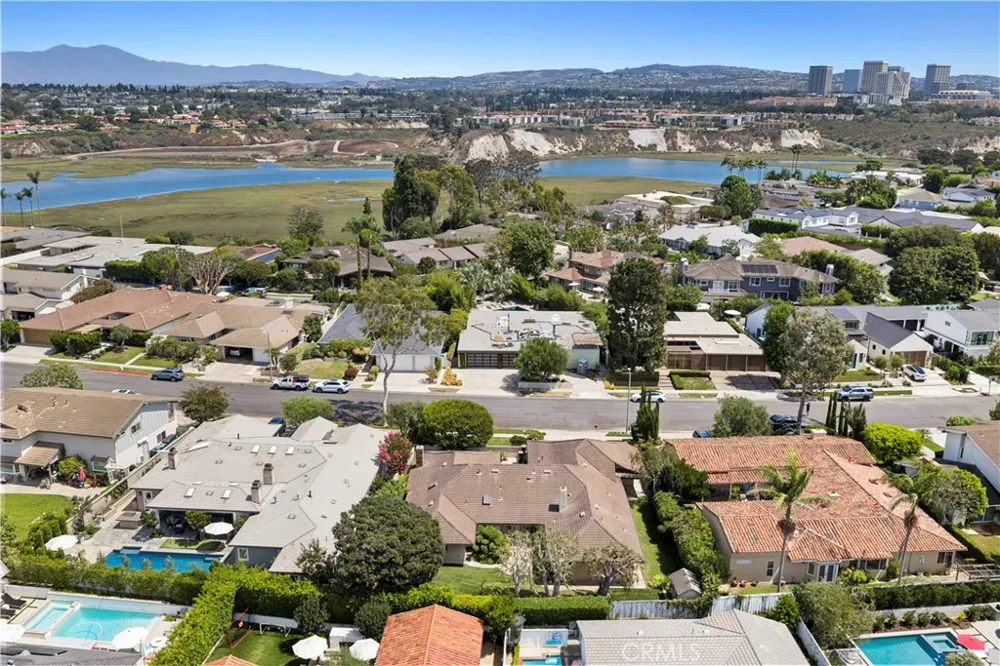 1431 Antigua Way Newport Beach, CA 92660