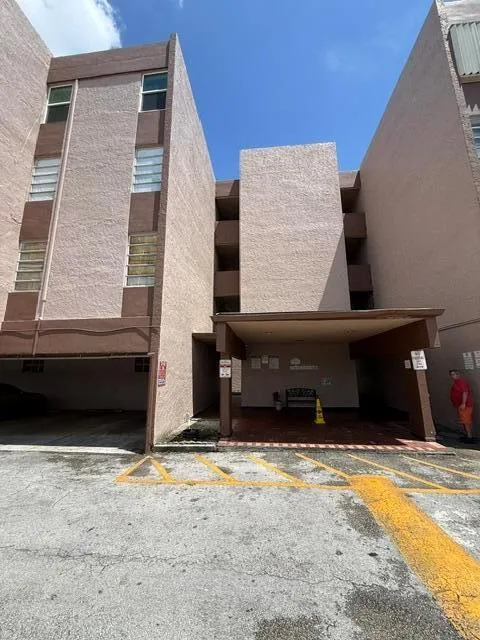 1900 W 68th Street #D101 Hialeah, FL 33014