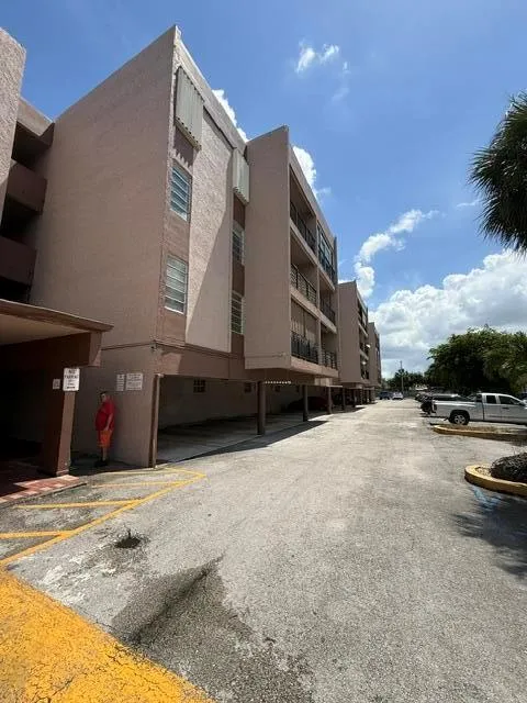 1900 W 68th Street #D101 Hialeah, FL 33014