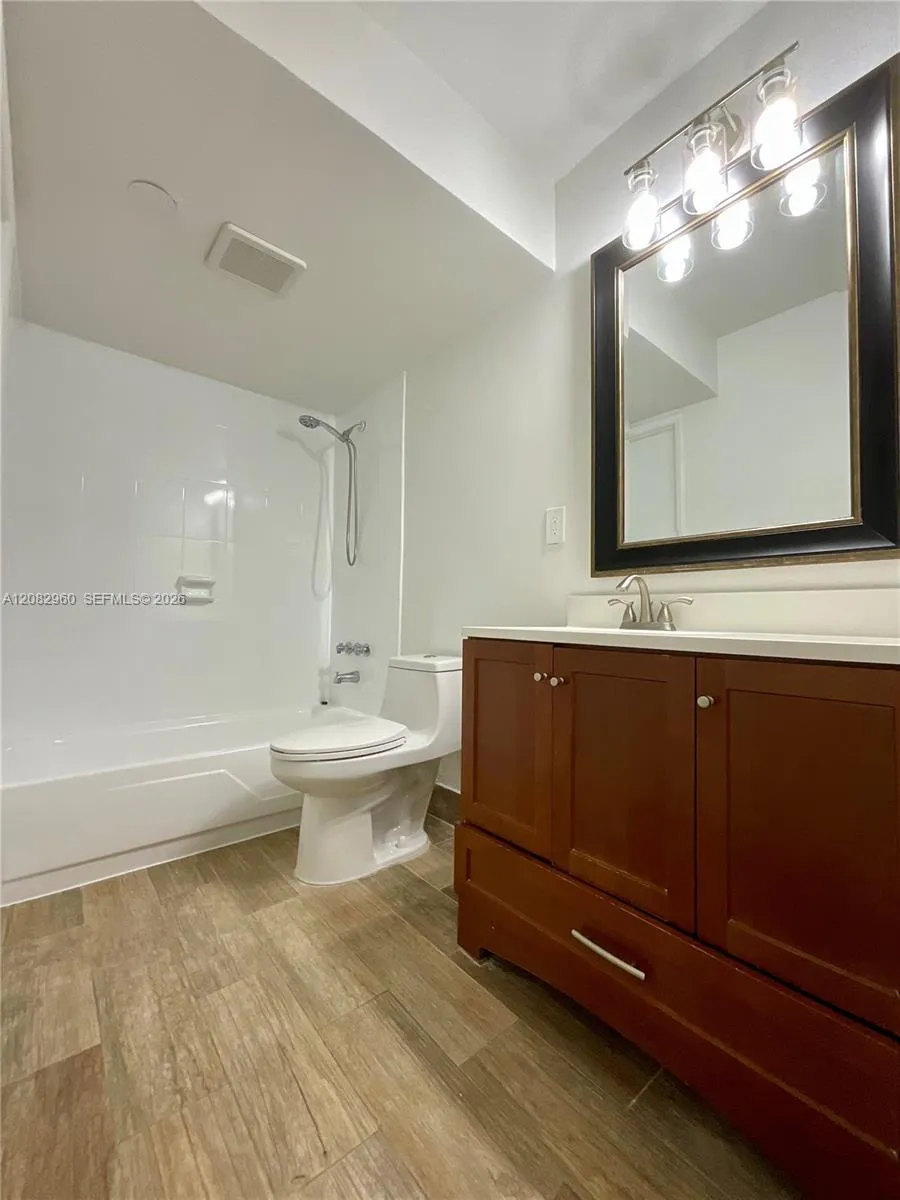 11235 SW 88th St #107E Miami, FL 33176