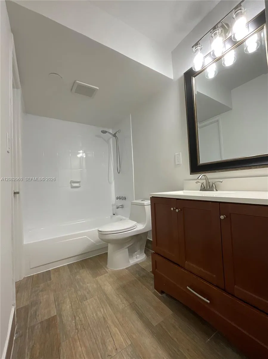 11235 SW 88th St #107E Miami, FL 33176