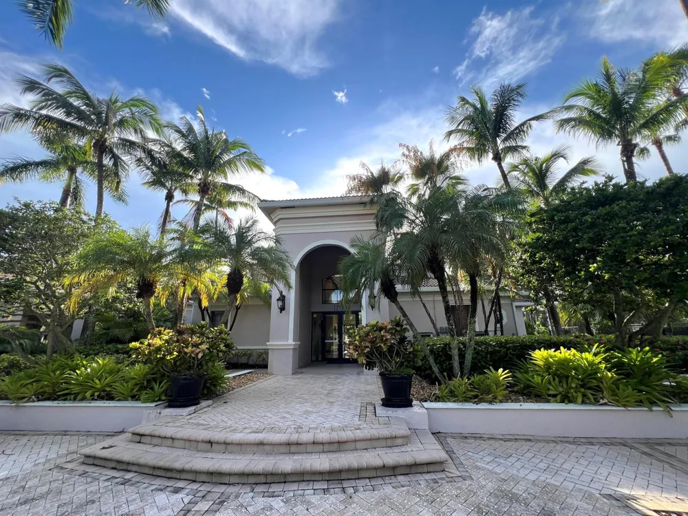 2726 Anzio Court #202 Palm Beach Gardens, FL 33410