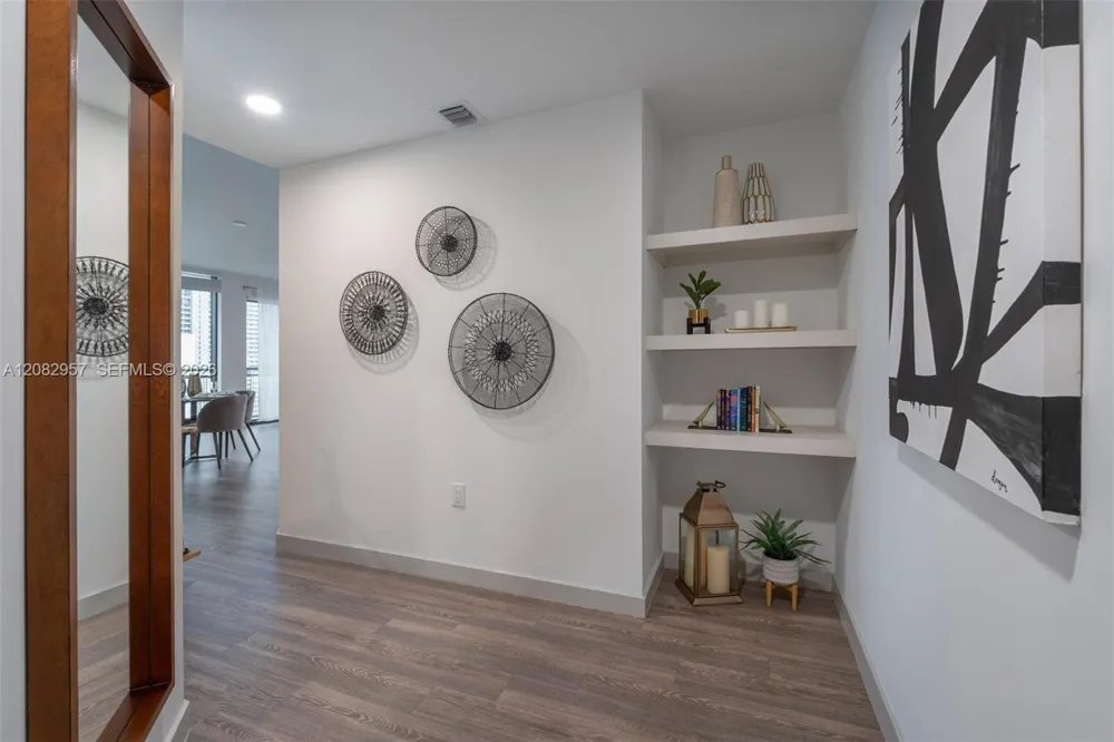 221 SW 12th St #706 Miami, FL 33130