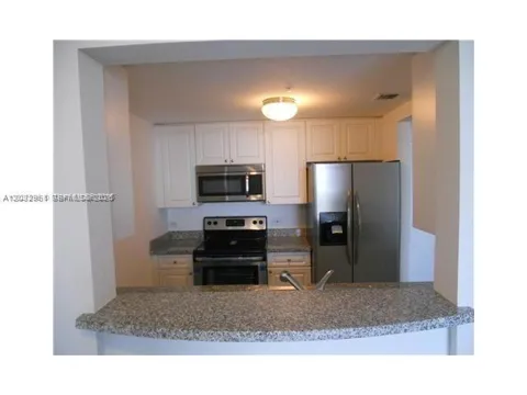 900 SW 8th St #1108