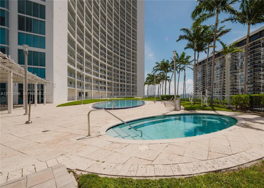 601 NE 36th St #1412 Miami, FL 33137