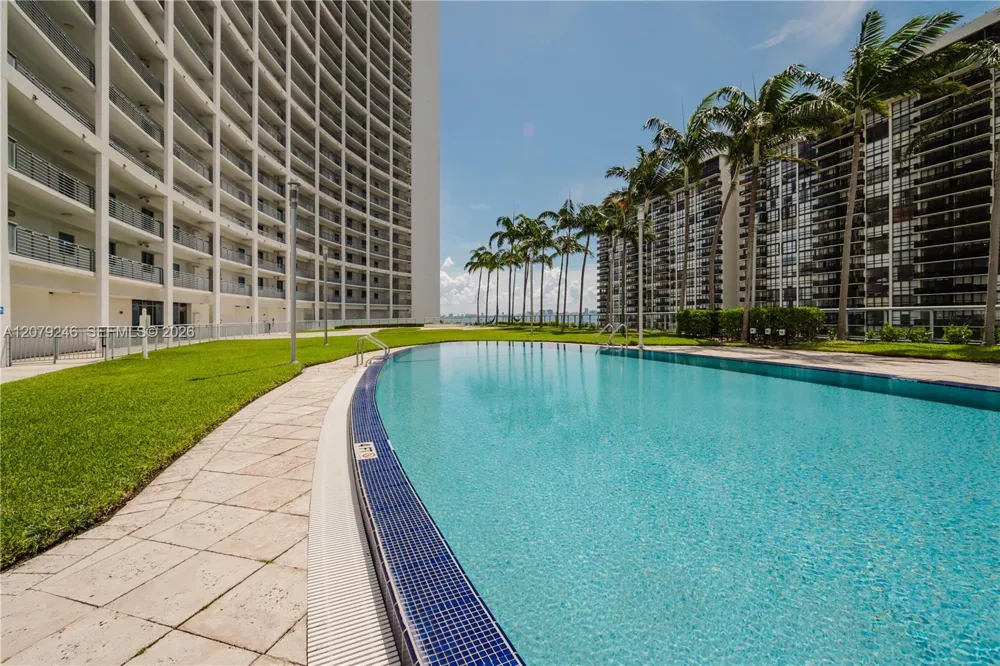 601 NE 36th St #1412 Miami, FL 33137
