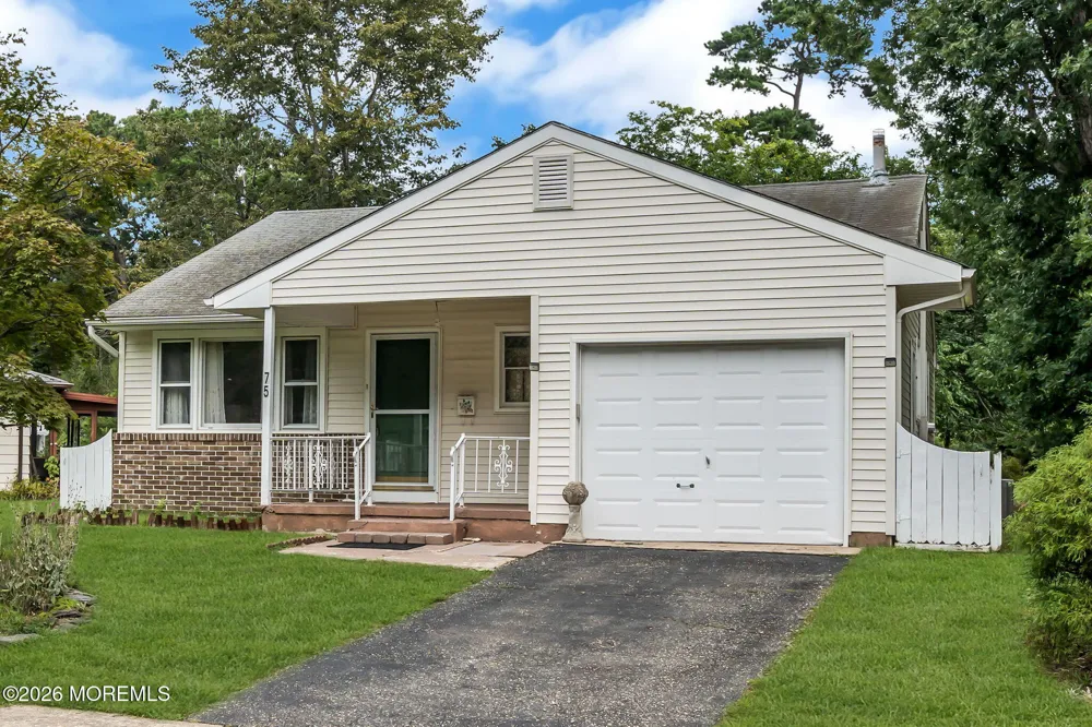 75 Columbine Circle Toms River, NJ 08755