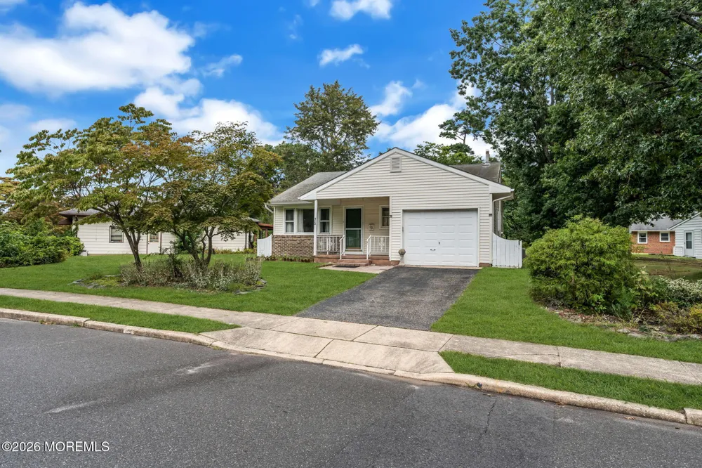 75 Columbine Circle Toms River, NJ 08755