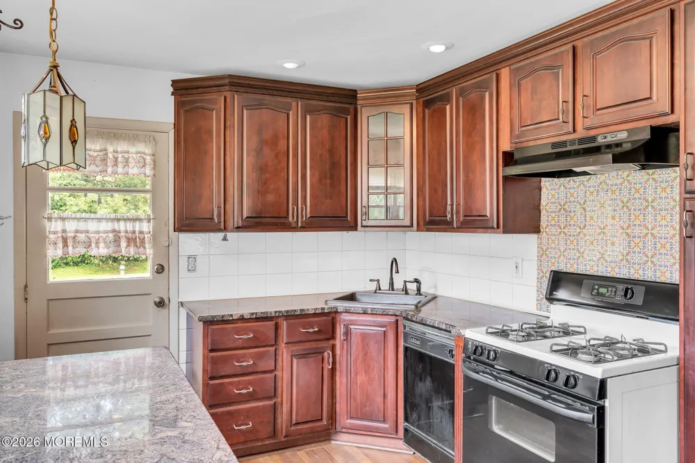 75 Columbine Circle Toms River, NJ 08755