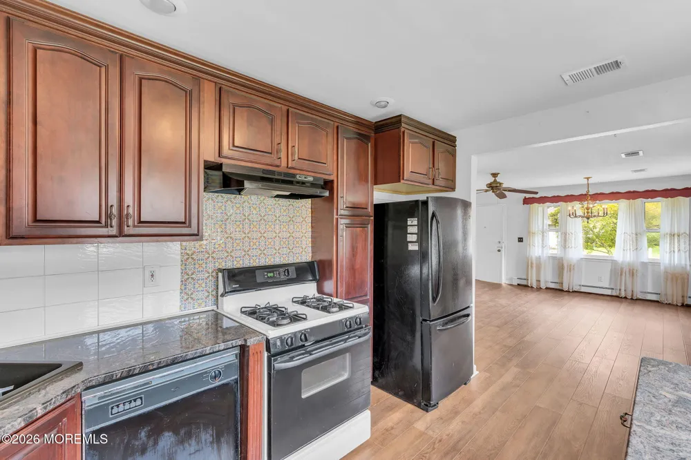75 Columbine Circle Toms River, NJ 08755