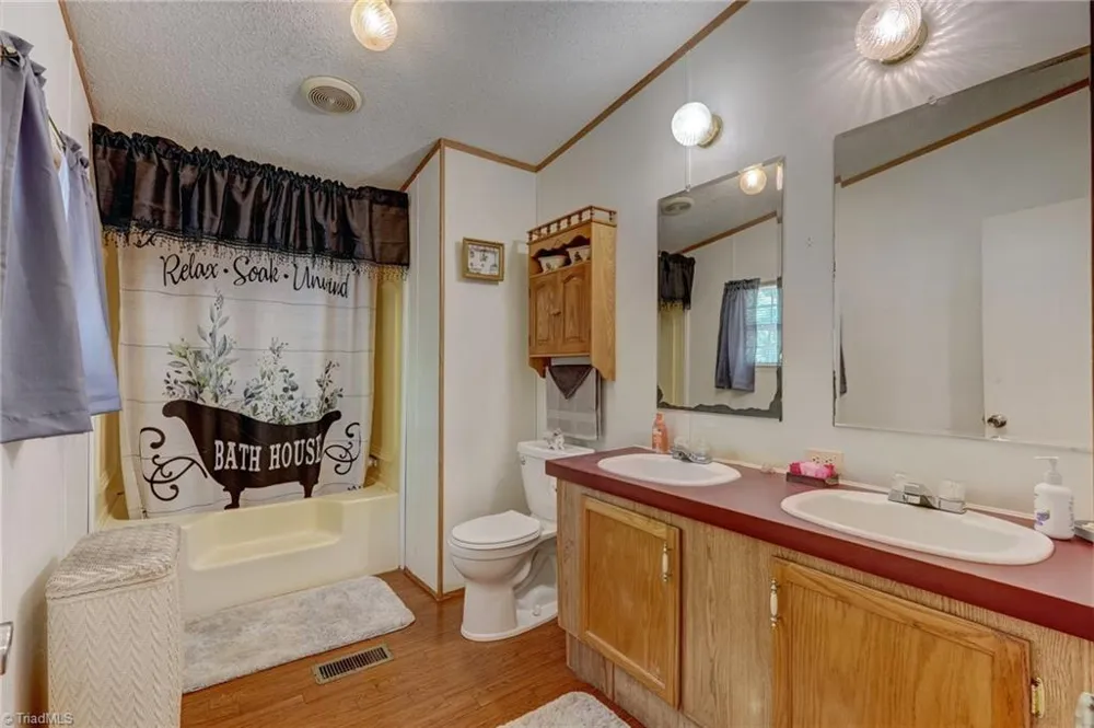 1082 Raccoon Court Reidsville, NC 27320