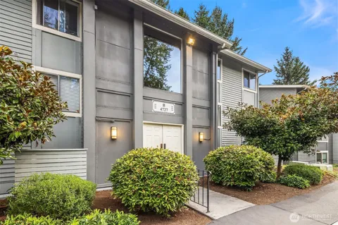 4727 W Lake Sammamish Parkway SE #B206