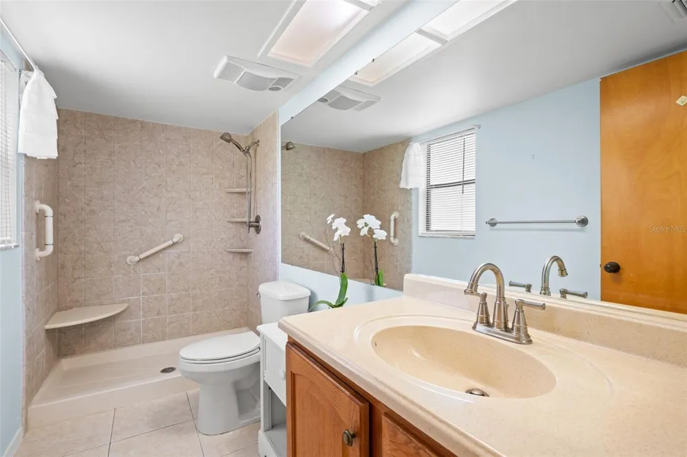 2502 ROYAL PINES CIRCLE #5C Clearwater, FL 33763