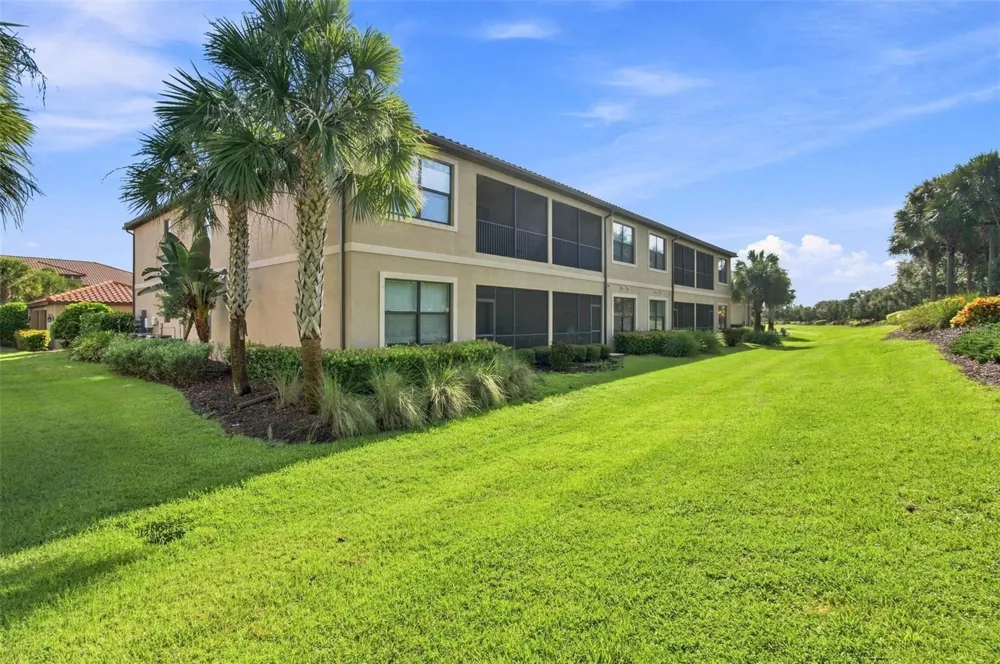 13608 MESSINA LOOP #103 Bradenton, FL 34211