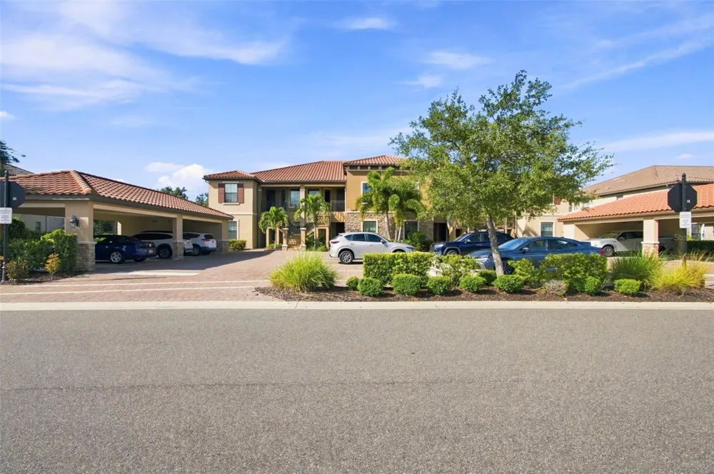 13608 MESSINA LOOP #103 Bradenton, FL 34211