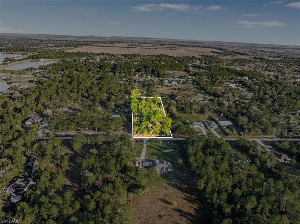 68th Avenue NE Naples, FL 34120