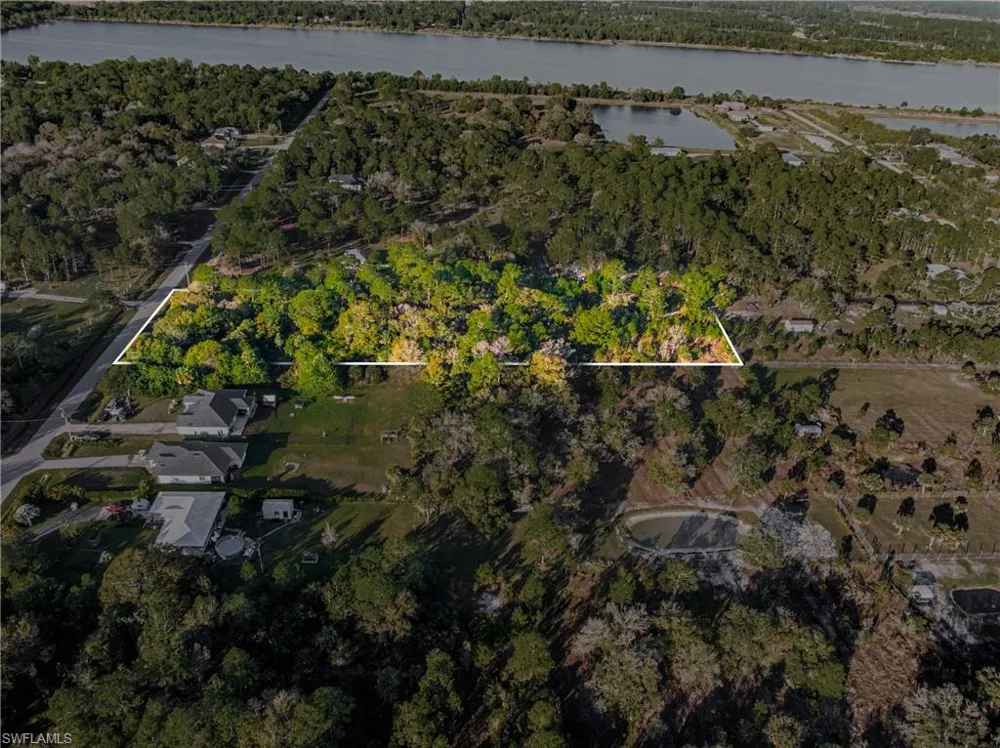 68th Avenue NE Naples, FL 34120