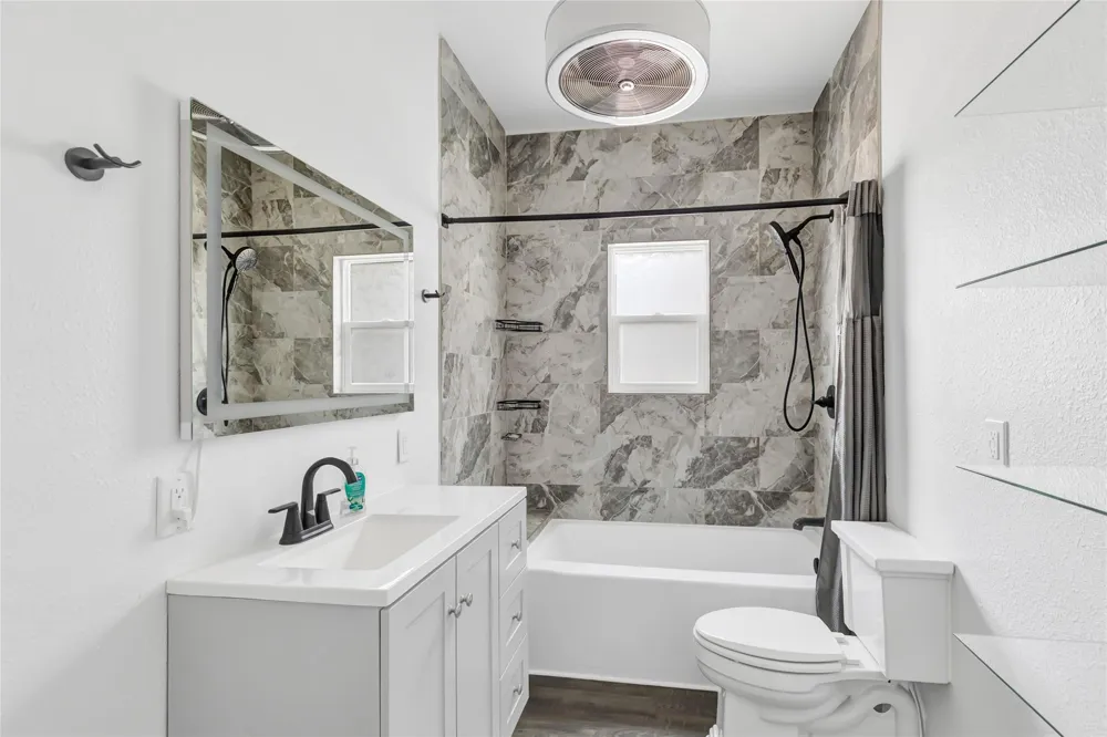 103 W Barrow Street Dayton, TX 77535