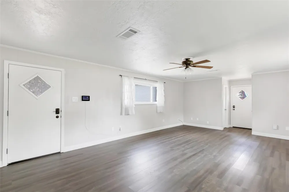 103 W Barrow Street Dayton, TX 77535