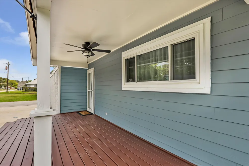 103 W Barrow Street Dayton, TX 77535