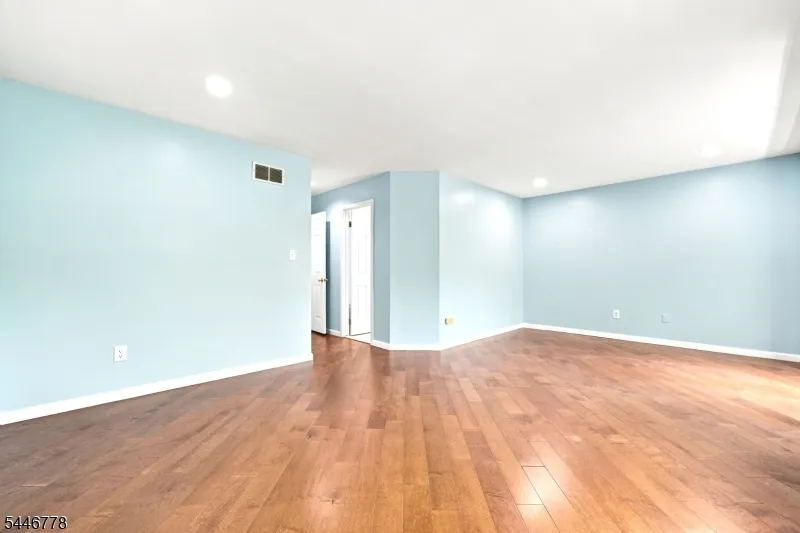 350 Greenfield Rd Bridgewater, NJ 08807