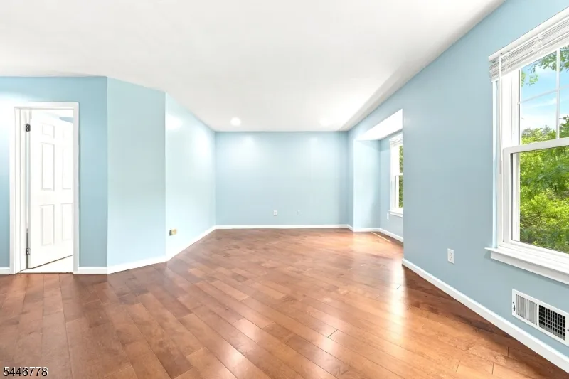 350 Greenfield Rd Bridgewater, NJ 08807