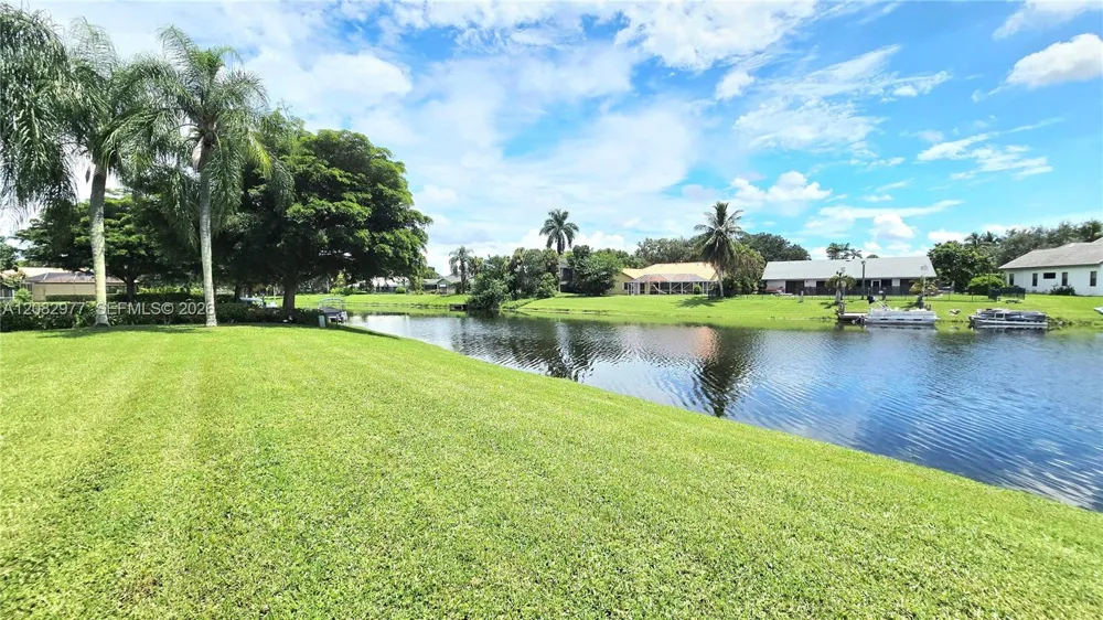 12724 Westport Cir Wellington, FL 33414