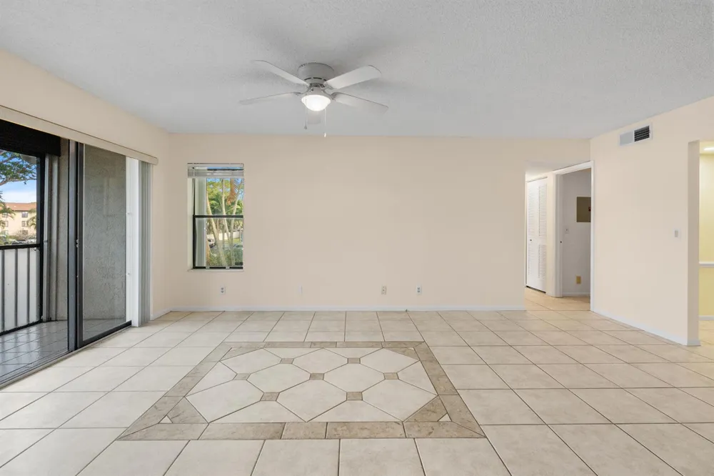 706 Sunny Pine Way #E2 