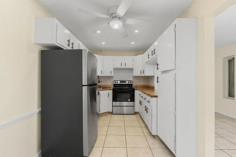 706 Sunny Pine Way #E2 