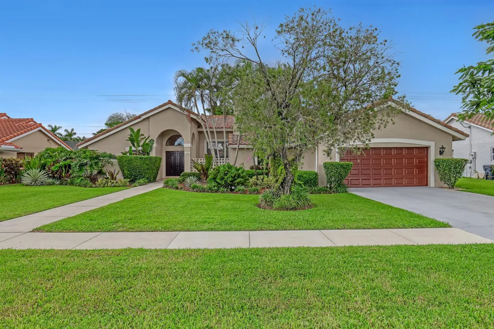 2156 AMESBURY CIRCLE Wellington, FL 33414