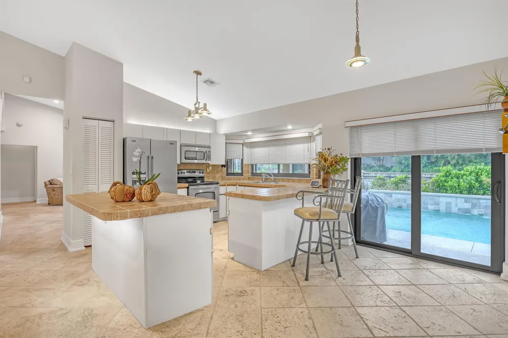 2156 AMESBURY CIRCLE Wellington, FL 33414